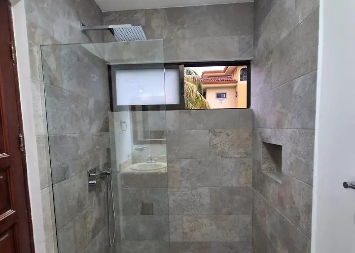 Beautiful Newly Refurbished 2 Bedroom 2 Bathroom 2nd Floor * Tamarindo